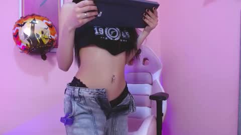 Snapshot of alice_in_hornyland_ chatting on October 25, 2025, 8:25 pm alice_in_hornyland_ online show from October 25, 2025, 8:25 pm
