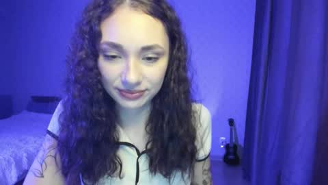 Snapshot of alice_love_888 chatting on December 4, 2025, 11:52 am Alice online show from December 4, 2025, 11:52 am