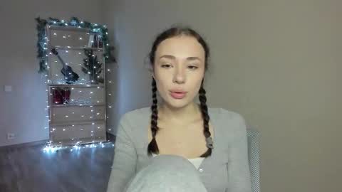 Snapshot of alice_love_888 chatting on December 17, 2025, 5:57 am Alice online show from December 17, 2025, 5:57 am