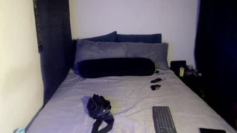 alice_m00nn online show from May 19, 2026, 7:47 am