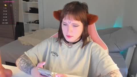 Snapshot of alice_moonshard chatting on October 6, 2025, 1:08 pm  Alice  online show from October 6, 2025, 1:08 pm