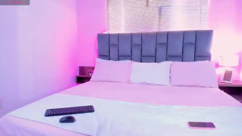 Snapshot of alice_preston_ chatting on November 19, 2025, 8:09 pm ALY MI HORARIO MORNINGS FROM 700 AM TO 200 PM online show from November 19, 2025, 8:09 pm