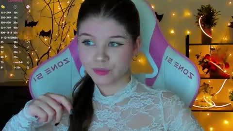 Alice online show from November 1, 2025, 9:06 pm