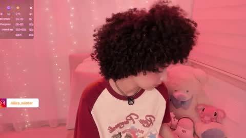 Snapshot of alice_wiinter chatting on November 6, 2025, 7:15 pm Alice online show from November 6, 2025, 7:15 pm