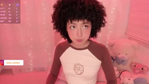 Snapshot of alice_wiinter chatting on November 10, 2025, 7:13 pm Alice online show from November 10, 2025, 7:13 pm