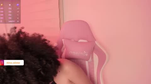 Snapshot of alice_wiinter chatting on November 20, 2025, 6:18 pm Alice online show from November 20, 2025, 6:18 pm