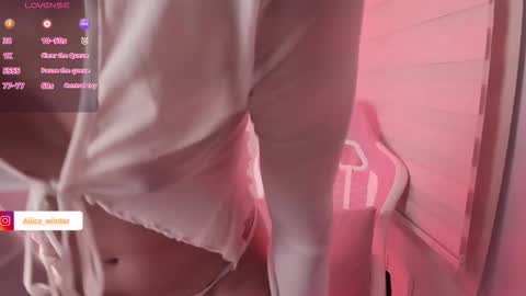 Snapshot of alice_wiinter chatting on December 18, 2025, 6:14 pm Alice online show from December 18, 2025, 6:14 pm