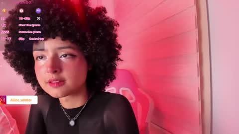 Snapshot of alice_wiinter chatting on December 19, 2025, 7:21 pm Alice online show from December 19, 2025, 7:21 pm