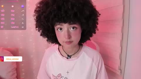 Snapshot of alice_wiinter chatting on February 5, 2026, 6:23 pm Alice online show from February 5, 2026, 6:23 pm