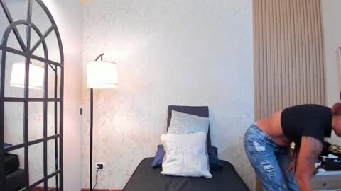 Alice and Asia online show from January 12, 2026, 4:23 pm