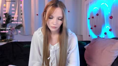 AliceBrune online show from December 18, 2024, 5:15 am