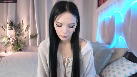 AliceBrune online show from February 18, 2025, 4:48 am
