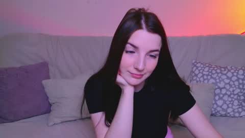 alicechanell online show from June 19, 2026, 3:55 am