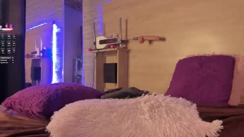 Snapshot of aliceclark__ chatting on March 12, 2025, 3:18 pm Alice  online show from March 12, 2025, 3:18 pm