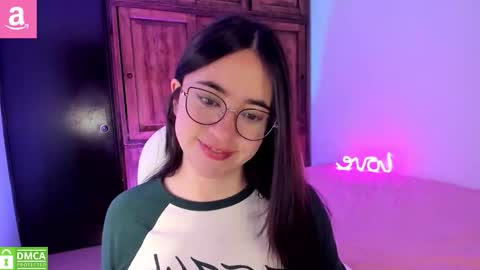 Snapshot of alicee_2 chatting on March 13, 2026, 10:33 am Aliceee .. 97YP9VWGZHrefnav wishlist lists 1 online show from March 13, 2026, 10:33 am