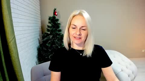Alicee online show from December 2, 2024, 8:00 pm