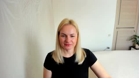 Snapshot of alicee__grace chatting on March 18, 2026, 9:45 am Alicee online show from March 18, 2026, 9:45 am