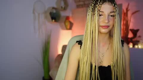 Alicee Kiss online show from December 29, 2024, 8:04 pm