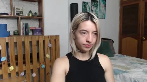 alicee_logan_ online show from April 25, 2026, 2:03 am
