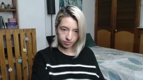 alicee_logan_ online show from May 3, 2026, 1:44 am