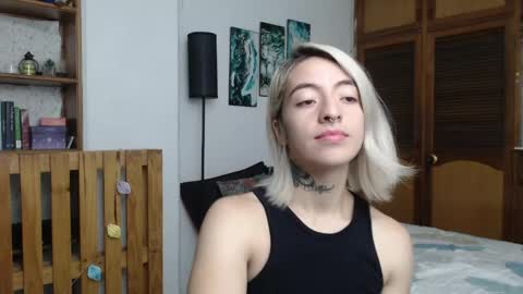 alicee_logan_ online show from May 10, 2026, 11:32 pm