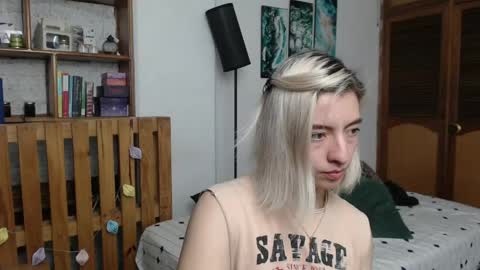 alicee_logan_ online show from May 19, 2026, 2:29 am