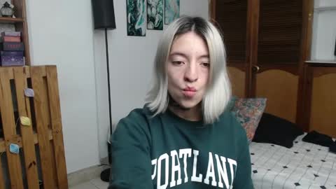 alicee_logan_ online show from June 9, 2026, 1:50 am
