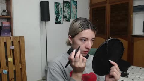 alicee_logan_ online show from June 10, 2026, 1:39 am