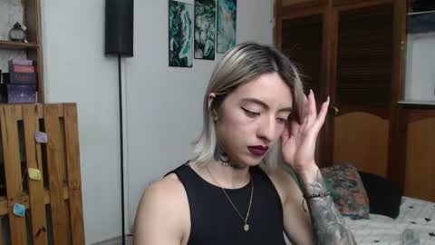 alicee_logan_ online show from June 13, 2026, 2:09 am