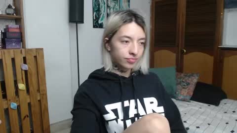 alicee_logan_ online show from June 16, 2026, 1:52 am