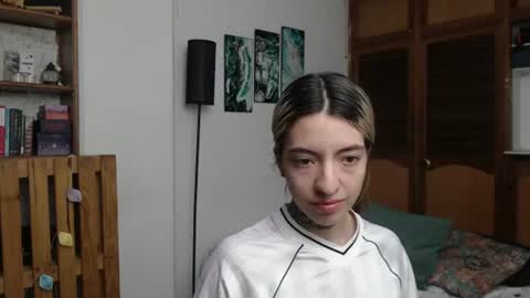 alicee_logan_ online show from June 27, 2026, 2:16 am