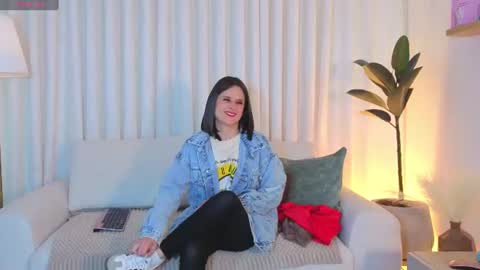 Snapshot of alicee_milf_ chatting on July 2, 2026, 11:38 am Aleja online show from July 2, 2026, 11:38 am