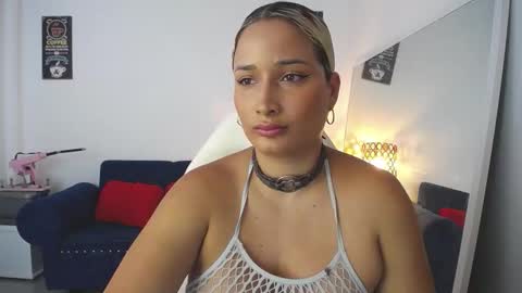 Alicia    1000 PM - 600 AM COLOMBIAN TIME online show from December 17, 2025, 10:05 pm