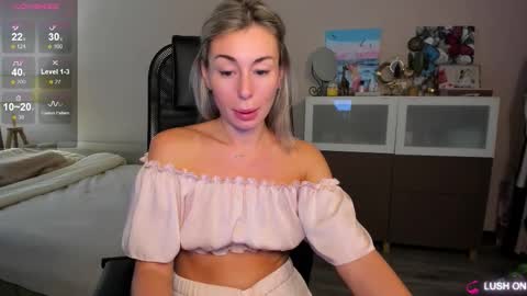 Daniella online show from December 15, 2025, 3:33 am