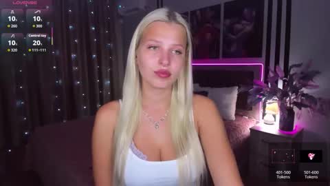 Snapshot of alicefreman chatting on October 16, 2025, 9:10 am Alice online show from October 16, 2025, 9:10 am