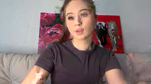 aliceinlustland online show from May 14, 2026, 12:34 pm