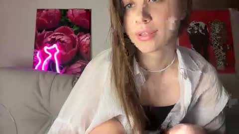 aliceinlustland online show from May 21, 2026, 7:43 pm