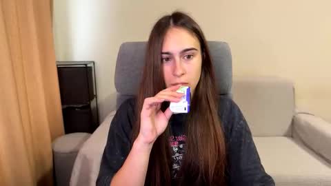 Snapshot of alicekollt chatting on October 9, 2025, 9:29 am alicekollt online show from October 9, 2025, 9:29 am