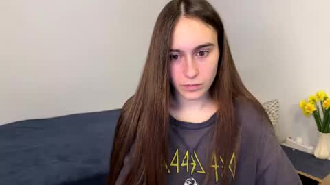 alicekollt online show from April 28, 2026, 2:27 am