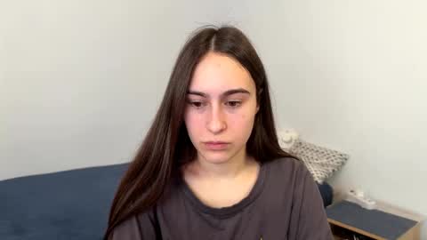 alicekollt online show from May 5, 2026, 6:10 am
