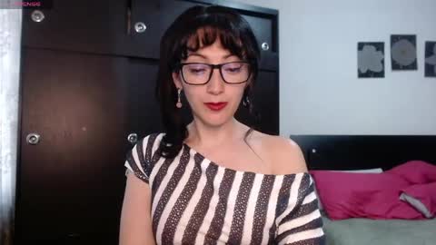 alicelove75 online show from June 1, 2026, 10:00 pm