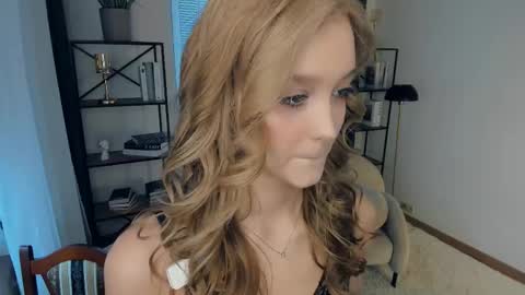 Snapshot of alicemelison chatting on February 16, 2026, 8:21 am Serena online show from February 16, 2026, 8:21 am