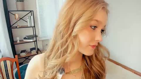 Snapshot of alicemelison chatting on February 18, 2026, 9:27 am Serena online show from February 18, 2026, 9:27 am