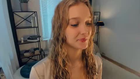 Snapshot of alicemelison chatting on February 21, 2026, 8:37 am Serena online show from February 21, 2026, 8:37 am