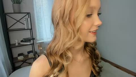 Snapshot of alicemelison chatting on March 7, 2026, 8:33 am Serena online show from March 7, 2026, 8:33 am