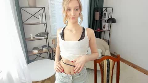 Snapshot of alicemelison chatting on March 11, 2026, 9:48 am Serena online show from March 11, 2026, 9:48 am