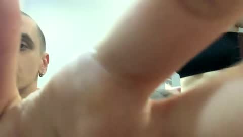 alicendan18 online show from February 5, 2026, 9:19 pm