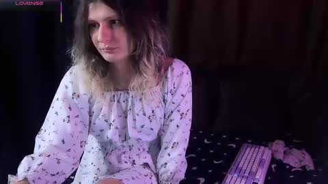 AlicePinkhead online show from September 12, 2025, 2:17 pm