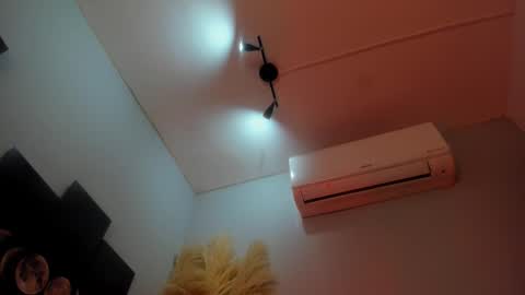 ALICE  online show from November 15, 2025, 1:14 am