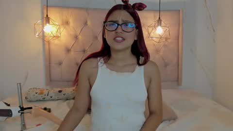 Alice Pol  online show from February 27, 2025, 2:00 pm